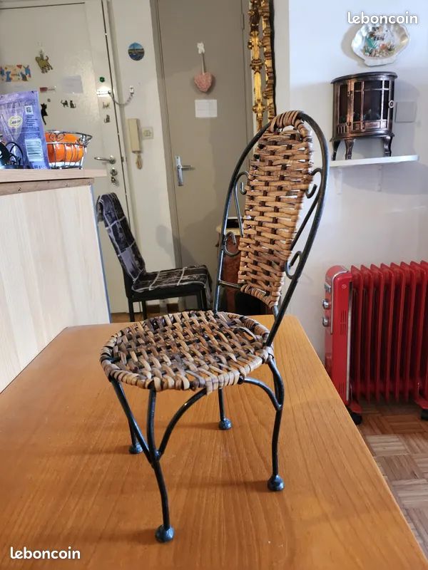 Belle Chaise en fer forgé pour décorer (image 2)