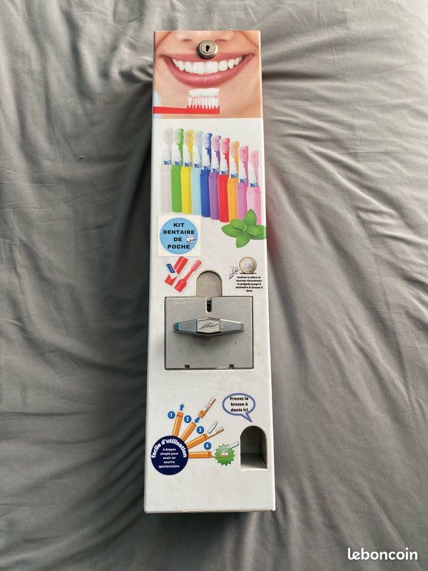 Distributeur de brosses à dents de dessin animé pour enfants, presse