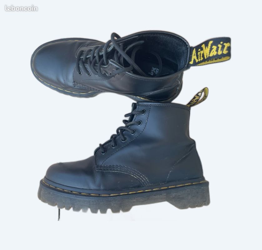 Boots Doc Martens Bleu Marine Femme Dr Martens Bottes à œillets