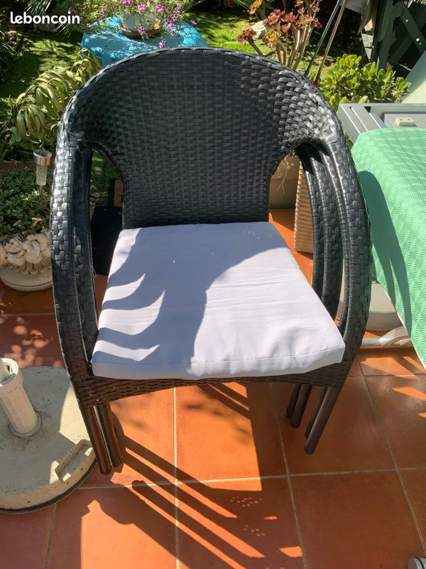 4 Fauteuils rotin noir (image 1)