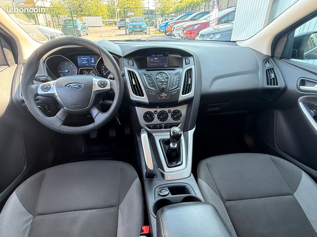 Ford focus berline (image 3)