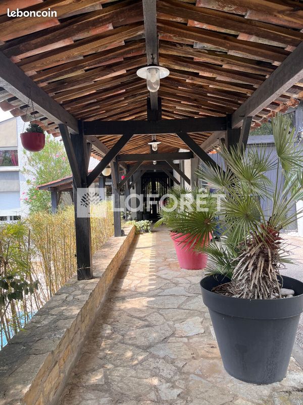 Maison 6 pièces 140 m² · à Mercuès · 140 m² · 438 000 €