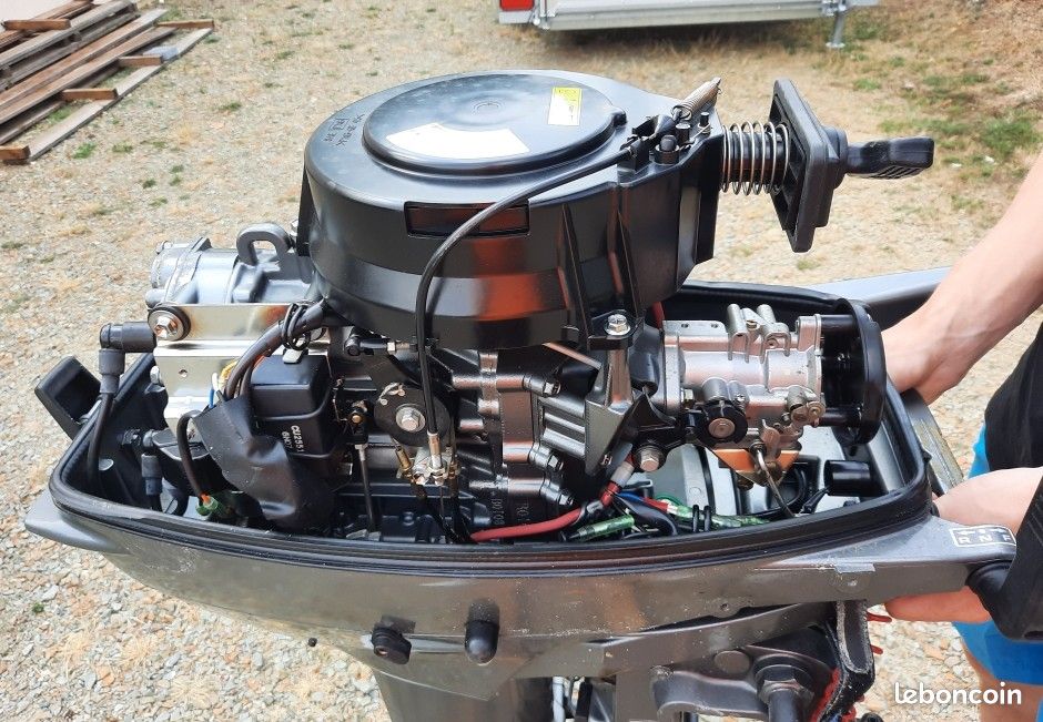 Moteur hors-bord Suzuki 20Cv (image 1)