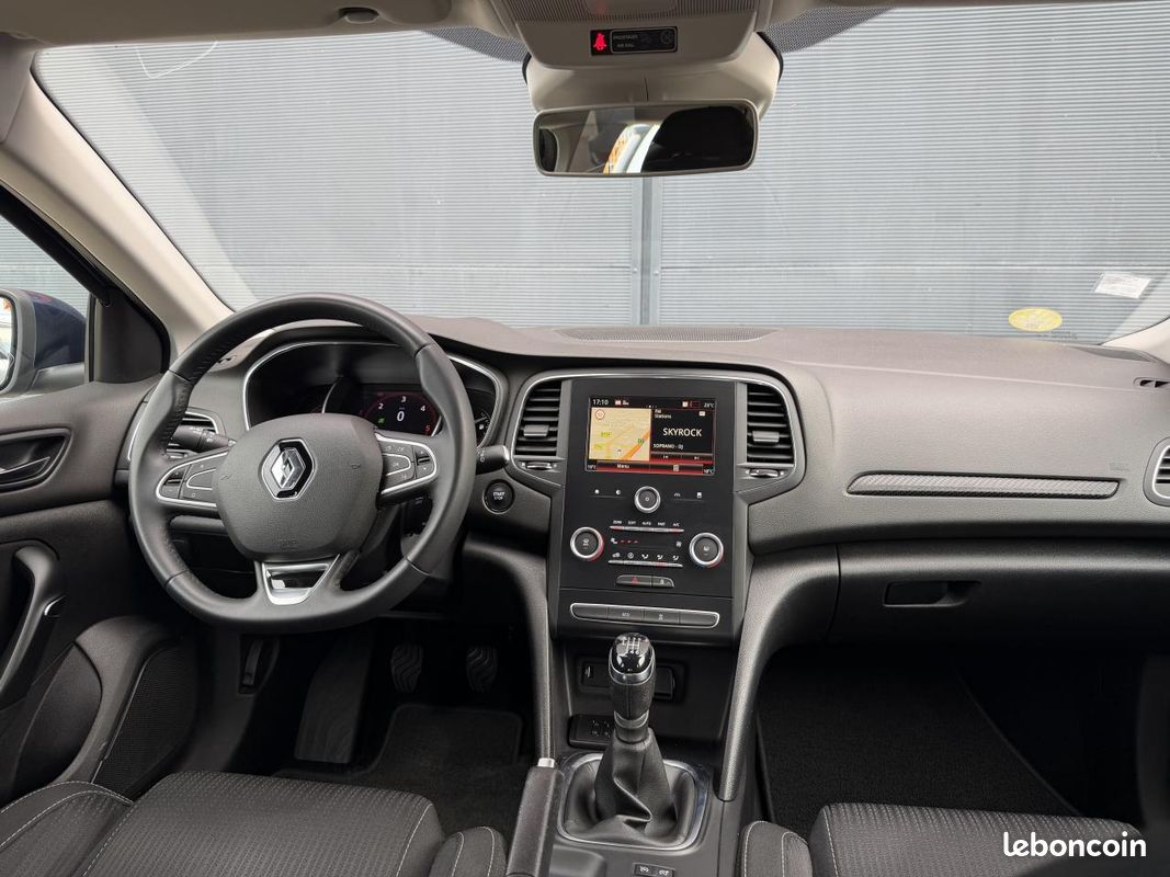 RENAULT MEGANE Mégane IV Berline dCi 110 Energy Business (image 16)