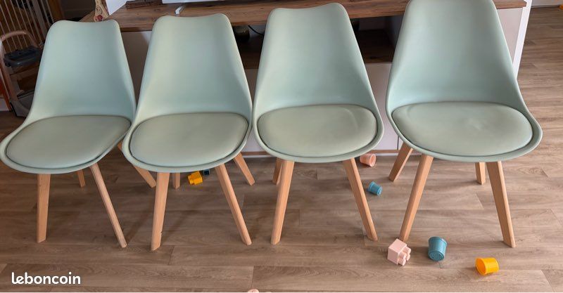 Chaises (image 1)