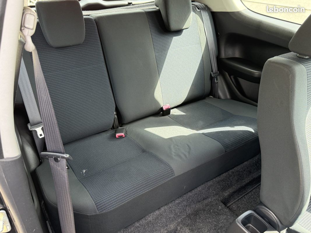 Suzuki Swift 1.3 DDiS 75 GL - Clim - 1ère main - Révisée & Garantie 6 mois (image 13)