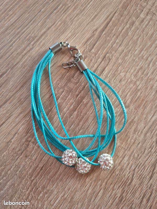 Kit tutoriel bracelet cuir bleu croisé passants strass
