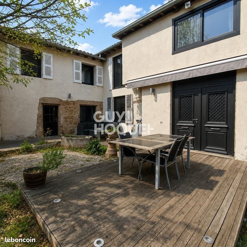 Maison 10 pièces 262 m² (image 1)