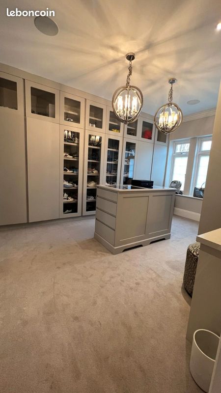 Grand dressing haute gamme avec îlot (image 13)