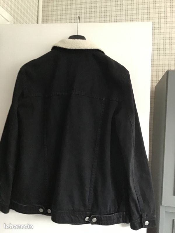 Veste STRADIVARIUS en Jean noir fourrée pour femme taille M