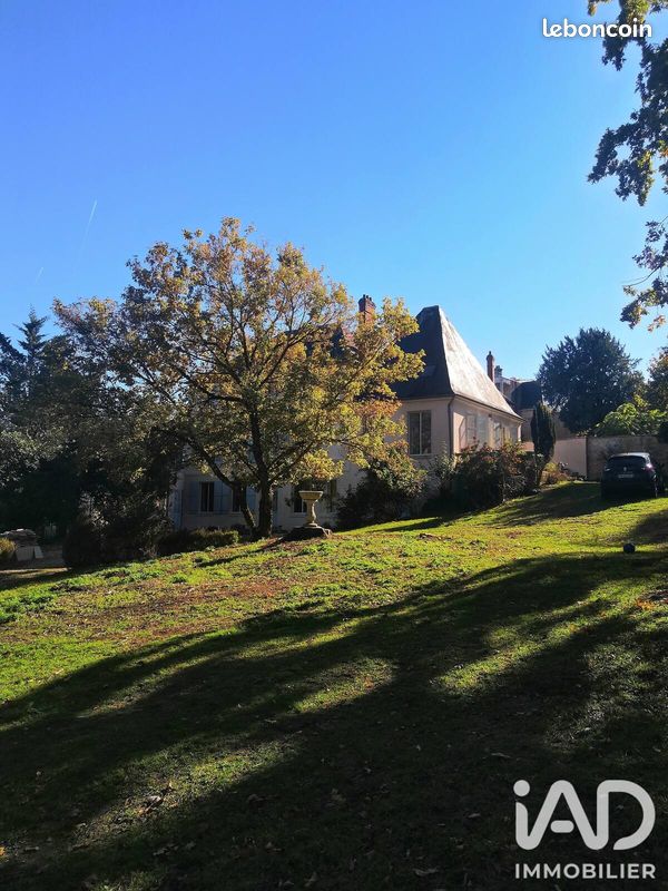 Maison 14 pièces 373 m² · à Fère-en-Tardenois · 373 m² · 495 000 €