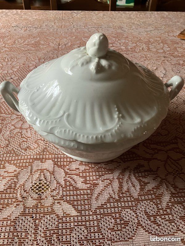 Soupière fantaisie blanche porcelaine limoges (image 1)
