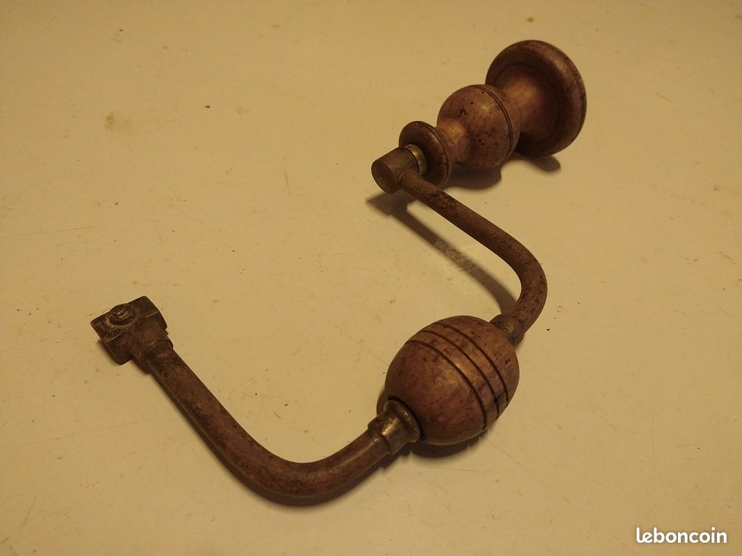 Outils anciens - VILBREQUIN ANCIEN EN BOIS ET FER