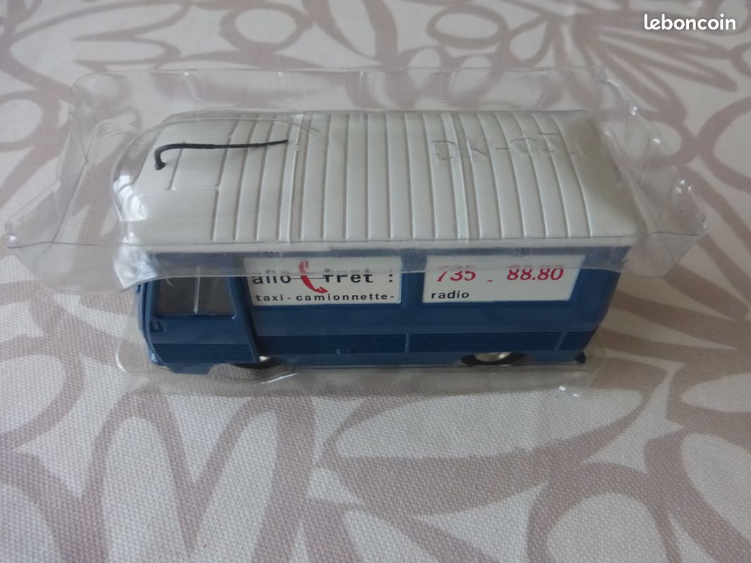 DINKY TOYS / ATLAS Ref. 570 A PEUGEOT J7 DÉPANNAGE AUTOROUTES