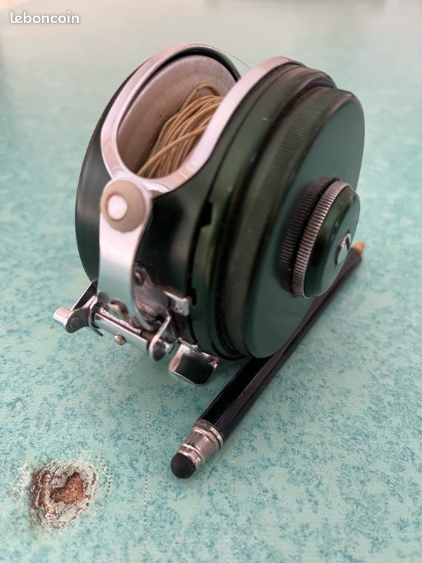 Moulinet De Pêche Ancien Mitchell Tournament 3000 - Couleur Noire, Fonctionnement OK