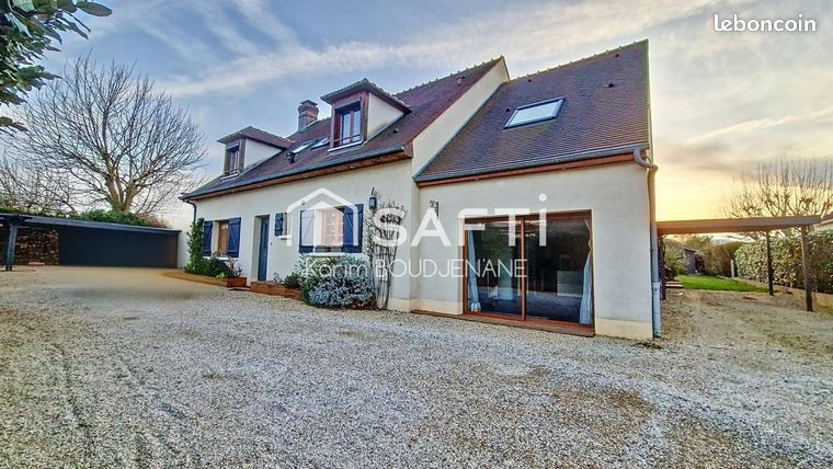 Maison 7 pièces 215 m²