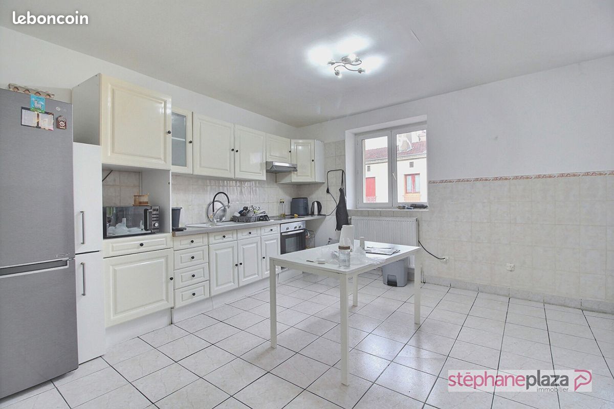 Appartement 4 pièces 101 m² · à Saint-Étienne · 101 m² · 675 €