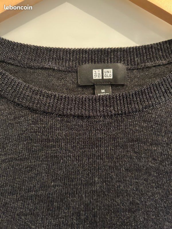 Pull Homme Uniqlo – Taille M, Bleu Marine – 100% Laine – Occasion En Très Bon état – Pull Chaud Et Classique