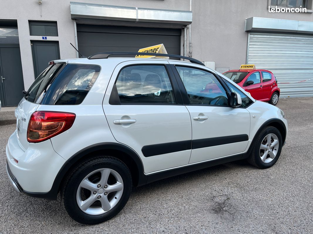 SUZUKI SX4 1.6i ESSENCE 110CV 137.500KMS CLIM POSSIBILITE GARANTIE 12 / 24 / 36 MOIS (image 3)