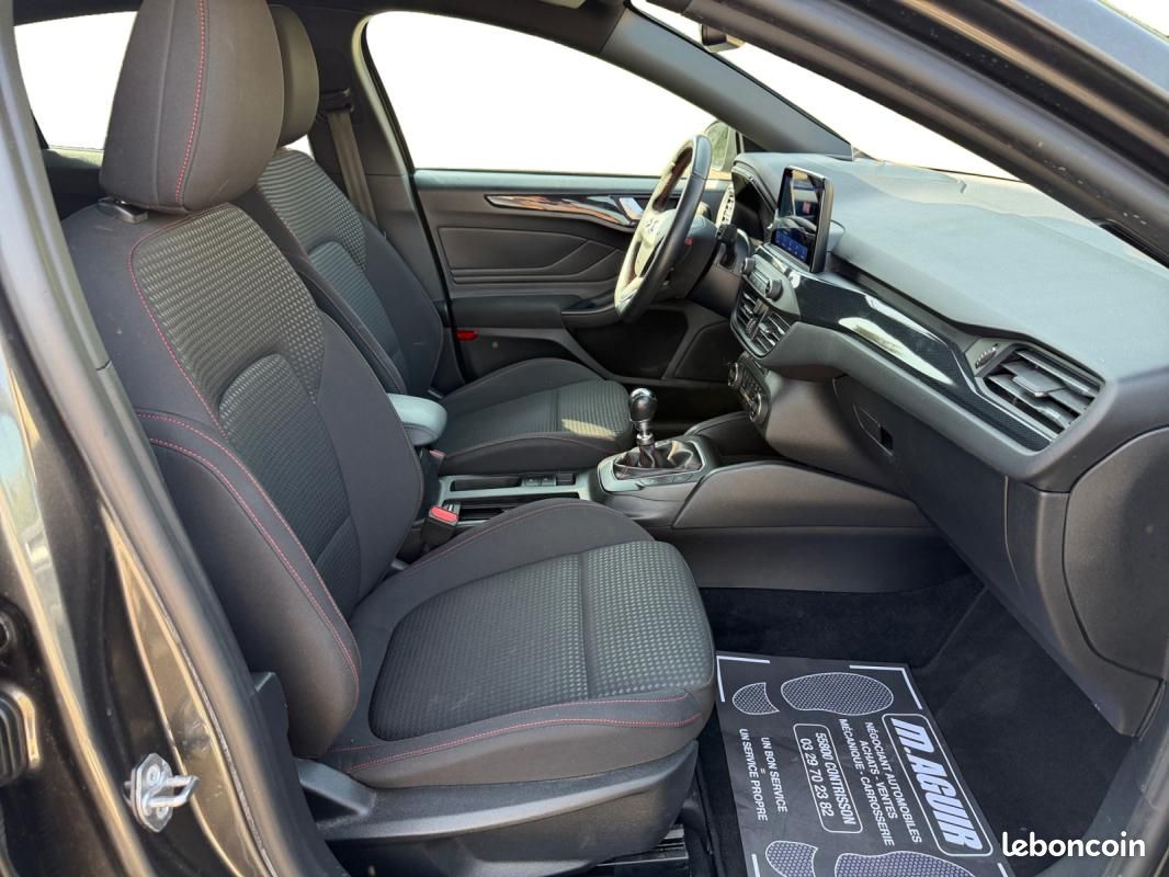 Ford Focus IV 1.0 ECOBOOST 125 S&S ST-LINE (image 18)
