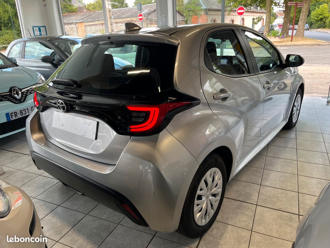Toyota yaris 120 vvt-i dynamic business 5p 2023 (image 8)