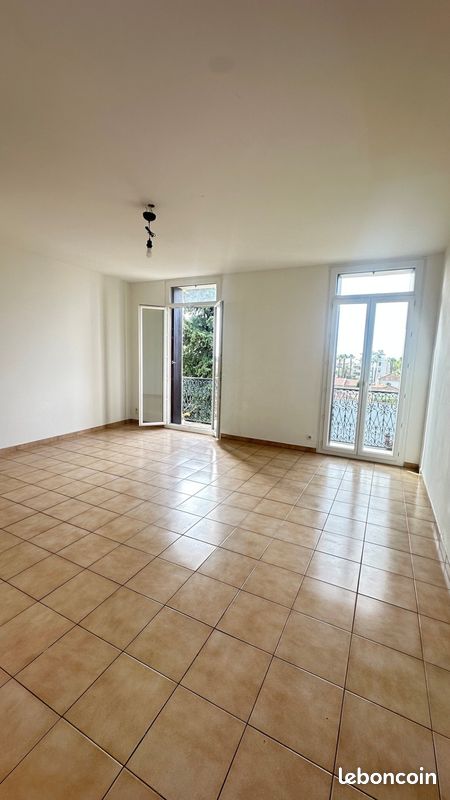 Appartement 3 pièces 70 m² · à Hyères · 70 m² · 880 €/mois