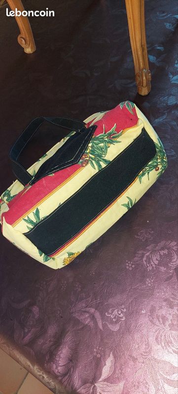 Petit sac à main tissu fleuri style provençal – rouge, jaune et noir (image 5)