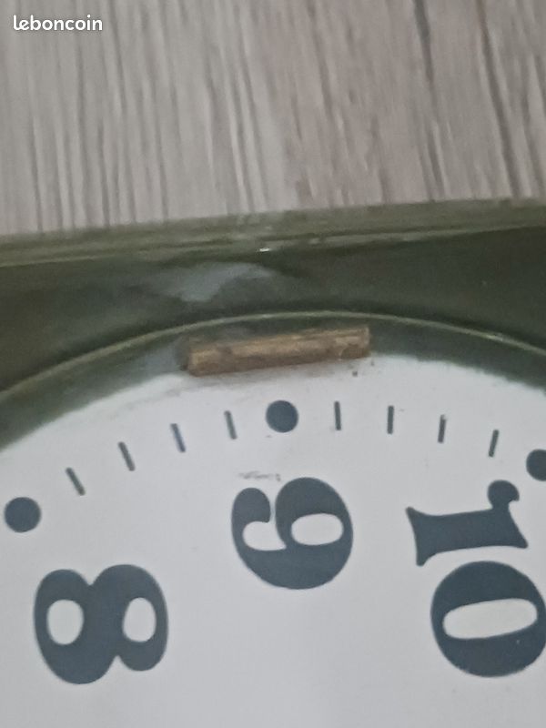 Horloge murale de cuisine vintage en céramique, blanche et dorée, années 1970, montre rétro du milieu du siècle - France
