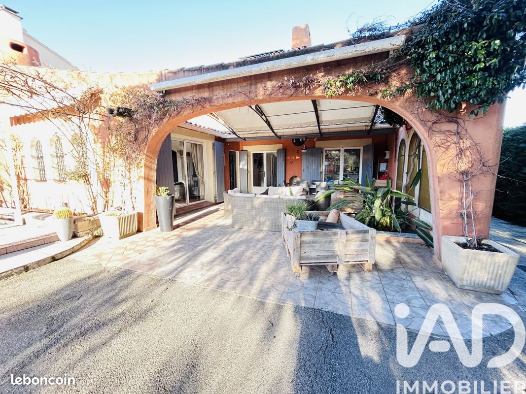 Maison 5 pièces 215 m² · à Rognonas · 215 m² · 459 000 €