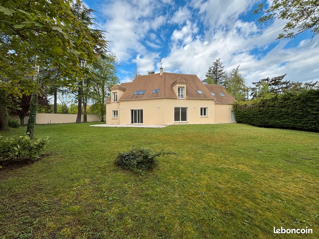 Maison à vendre à Feucherolles / Ste Gemme (78810) - 259 m² (image 2)