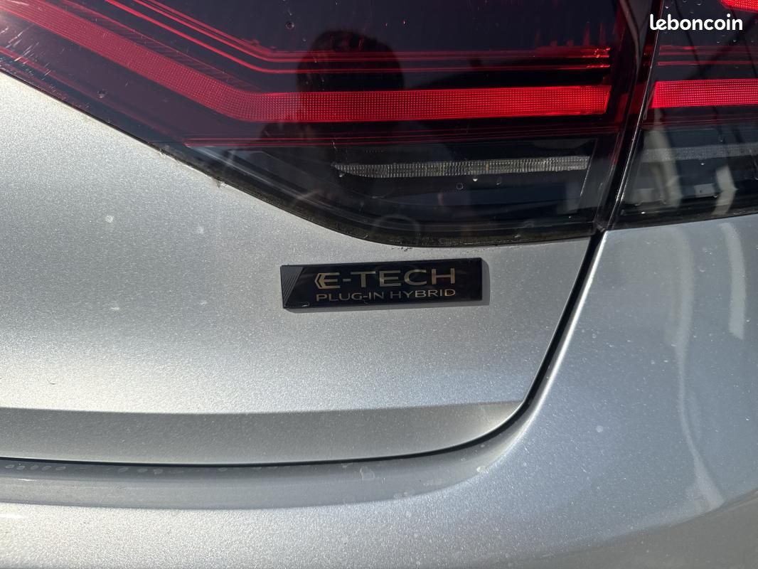 Renault Mégane 4 PHASE 2 1.6 E-TECH PLUG-IN HYBRID 160 TECHNO (image 10)