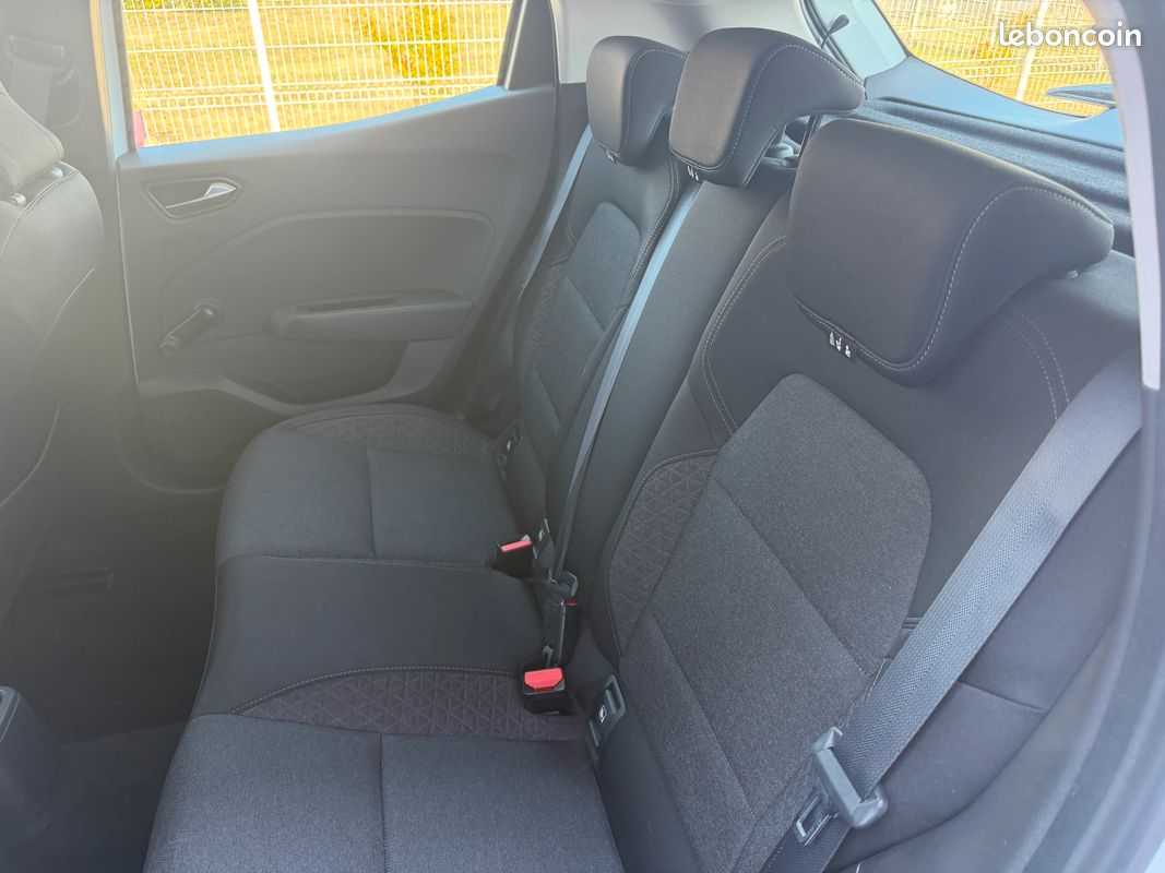 Renault clio 5 1.0 sce 65 cv modèle 2021 très bon état général seulement 60 000 kms très faible consommation (image 11)