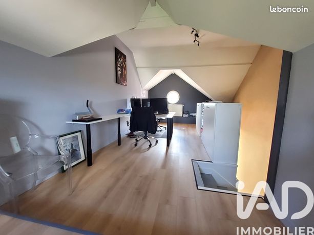 Maison 8 pièces 373 m² — 12