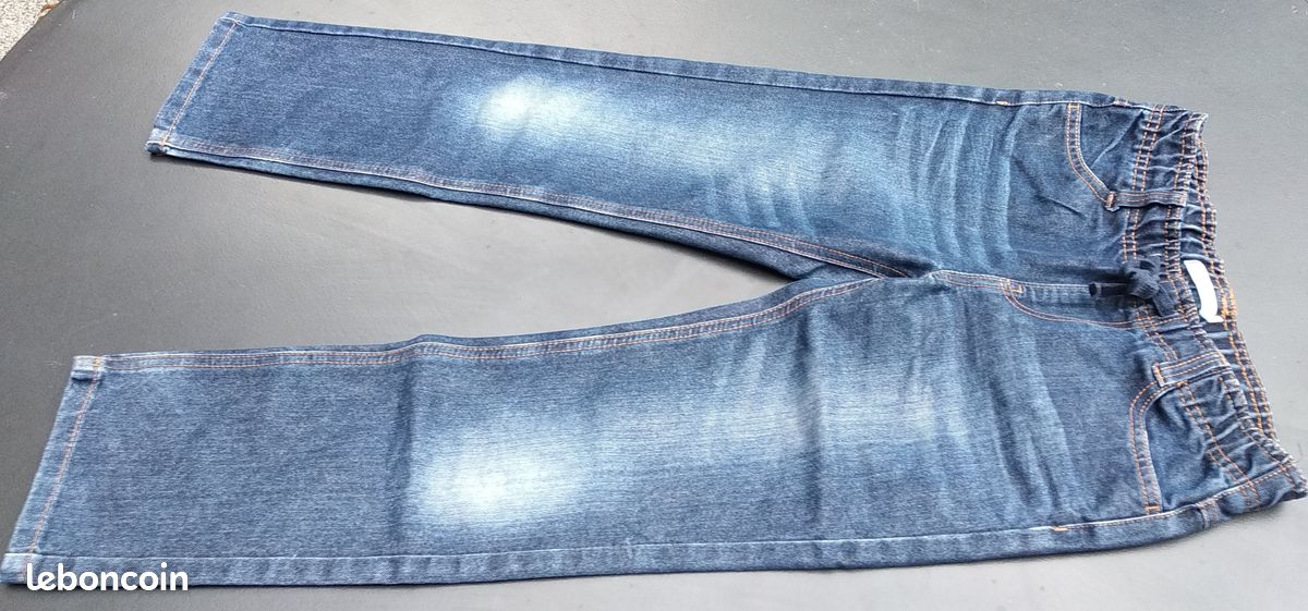 Lot de 2 jeans 10 ans état NEUF ceinture élastique (image 2)