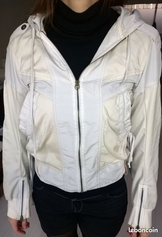 Blouson mode en tissu avec capuche (image 1)
