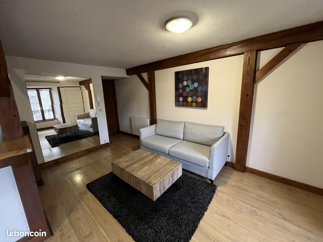 Appartement 2 pièces 43 m² · à Poligny · 43 m² · 409 €