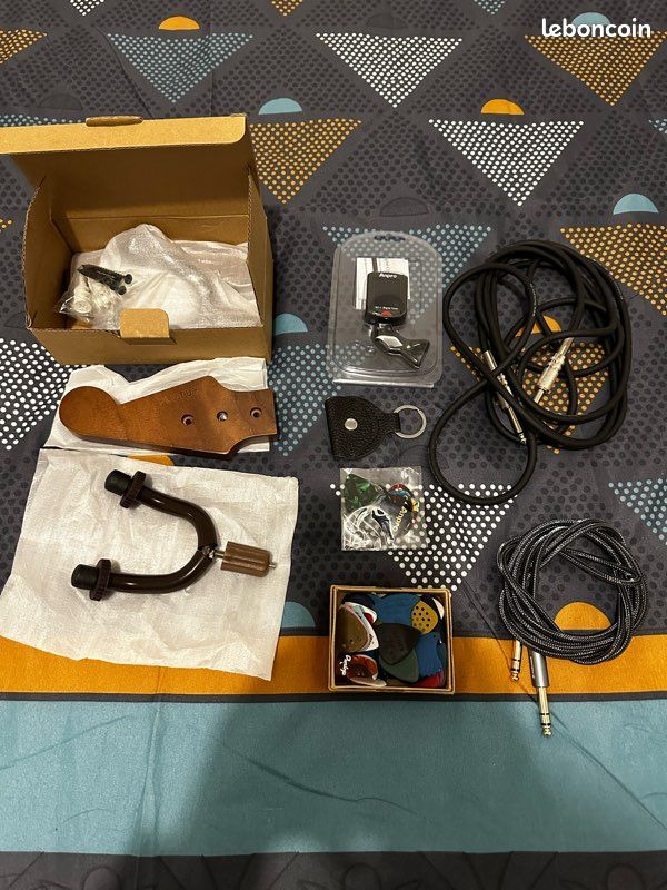 Guitare électro-acoustique Harley Benton HBD120CE + nombreux accessoires (image 5)
