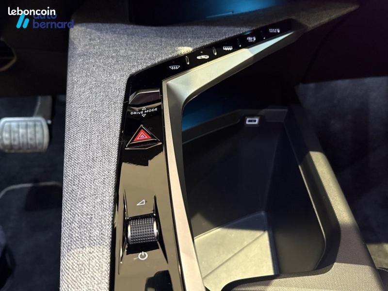 Peugeot 3008 1.2 Hybrid 145ch Allure e-DCS6 (image 17)