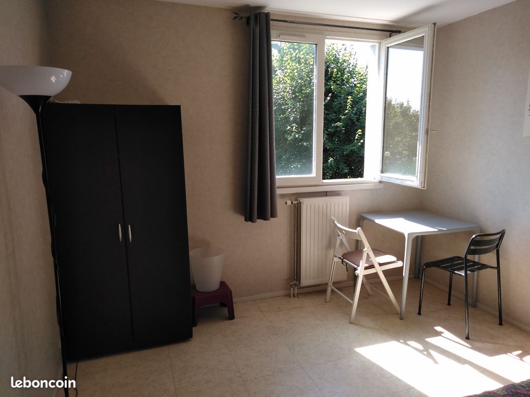 Chambre meublée RER A Cergy Saint Christophe (image 1)