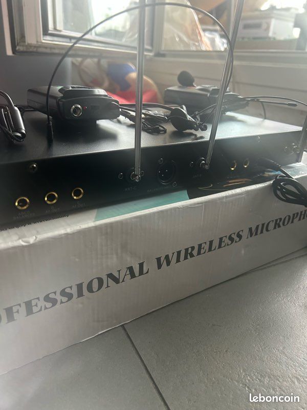 Erzhen Micro Sans Fil Professionnel – Système UHF – 2 micro (image 3)
