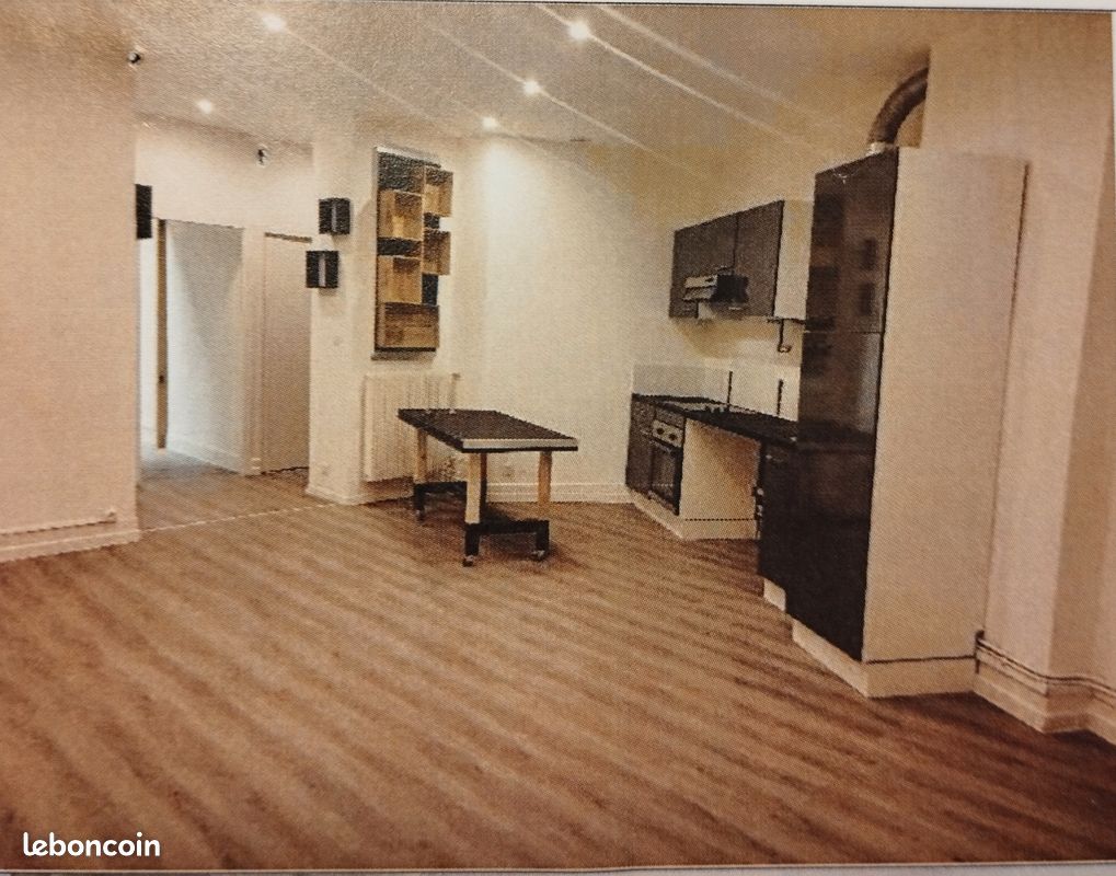 Appartement 3 pièces 69 m² · à Saint-Étienne · 69 m² · 610 €