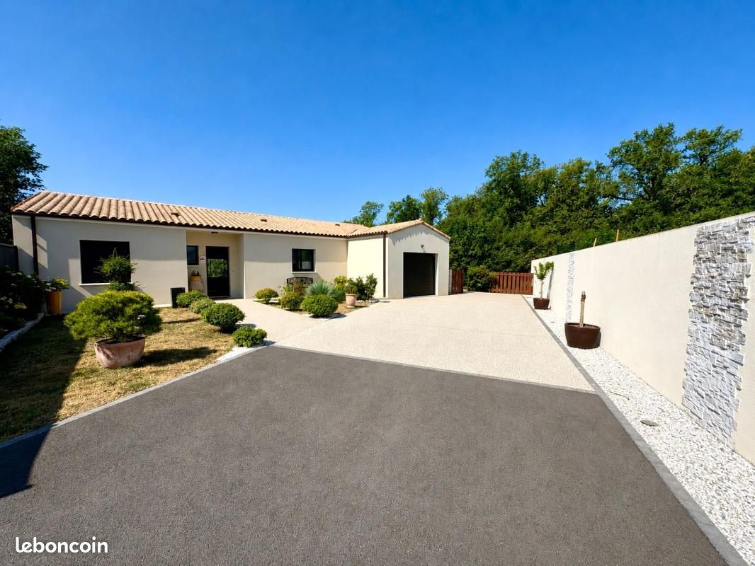 Maison 4 pièces 122 m² · à François · 122 m² · 320 250 €