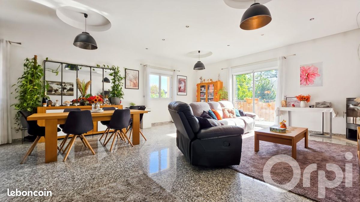 Maison 6 pièces 137 m² · à Saint-Prix · 137 m² · 619 000 €