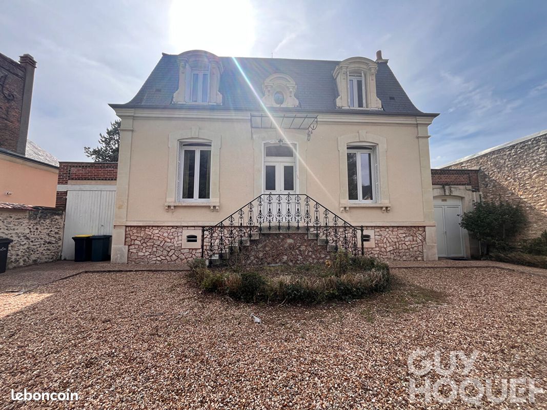 Maison 7 pièces 187 m² · à Cloyes-les-Trois-Rivières · 187 m² · 360 000 €