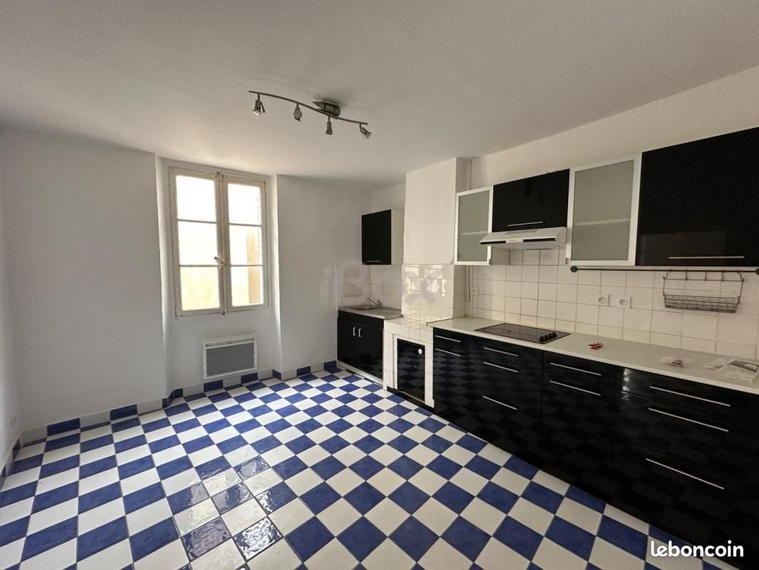 Appartement 1 pièce 40 m² · à La Valette-du-Var · 40 m² · 552 €