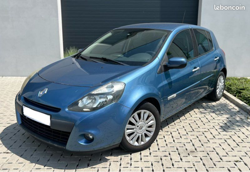 RENAULT CLIO 3 1.2 16v 75ch - CLIMATISATION - BLUETOOTH - JANTES (image 1)
