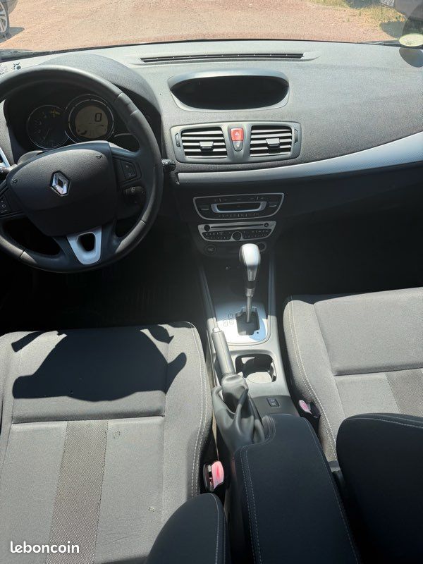 Renault Mégane III 1.5 dci 110 CV automatique (image 5)
