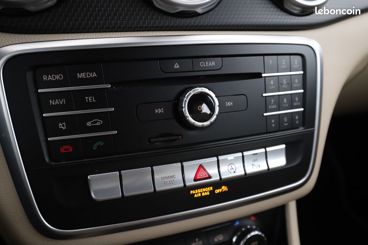 Mercedes-Benz GLA 200 d Inspiration 7G-DCT 136 ch (image 24)