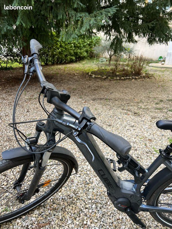 Vélo CUBE électrique excellent état, moteur Bosh, batterie Bosh Powertub 625 kw (environ 90 km d'autonomie) (image 16)