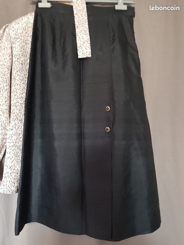 ENSEMBLE jupe noire et haut argenté T38 (image 2)